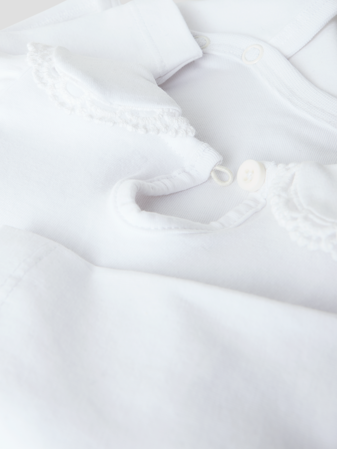 model_shot-front_full